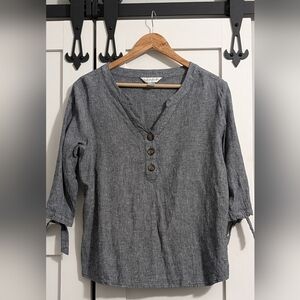 Christopher and Banks 3 button their sleeve top